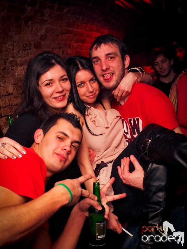 Miercuri noaptea în Club Escape, 