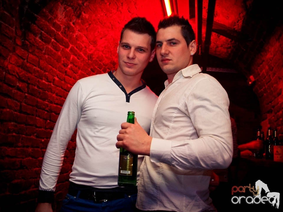 Miercuri noaptea în Club Escape, 