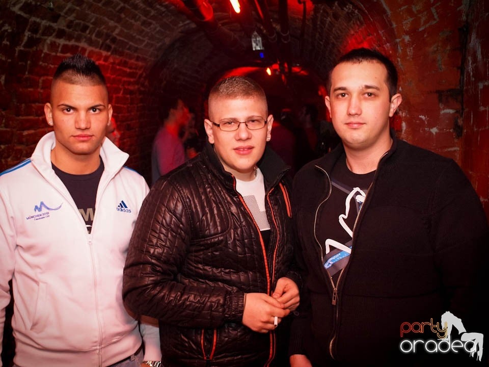 Miercuri noaptea în Club Escape, 