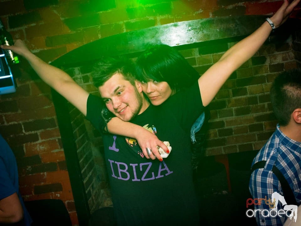 Miercuri noaptea în Club Escape, 