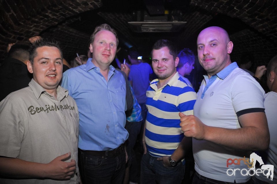 Miercuri noaptea în Escape, 