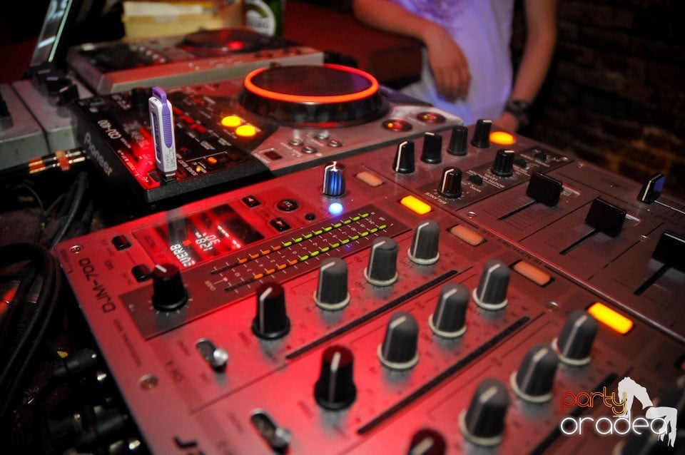 Miercuri noaptea în Escape, 