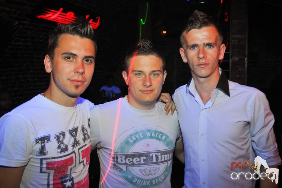 Miercuri noaptea în Escape, 