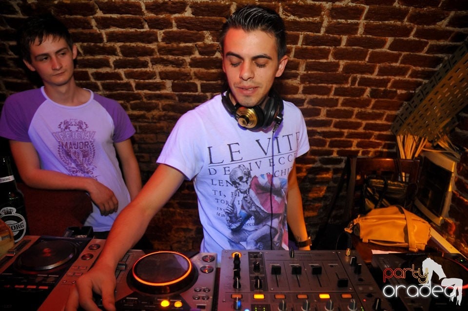 Miercuri noaptea în Escape, 