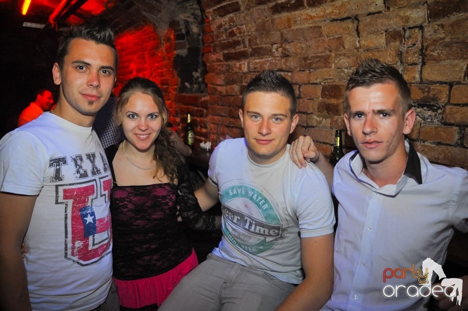 Miercuri noaptea în Escape, 