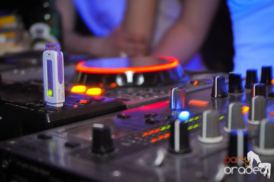 Miercuri noaptea în Escape, 