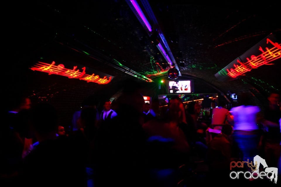 Miercuri seara e party în Club Escape, 