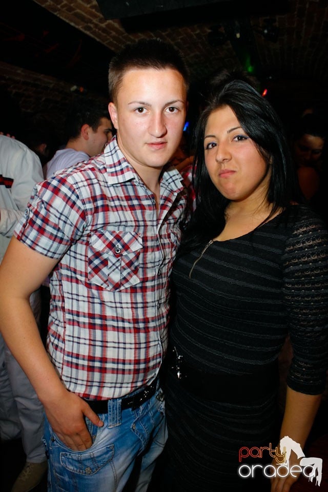 Miercuri seara e party în Club Escape, 