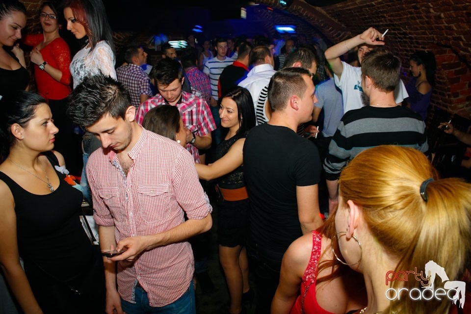 Miercuri seara e party în Club Escape, 