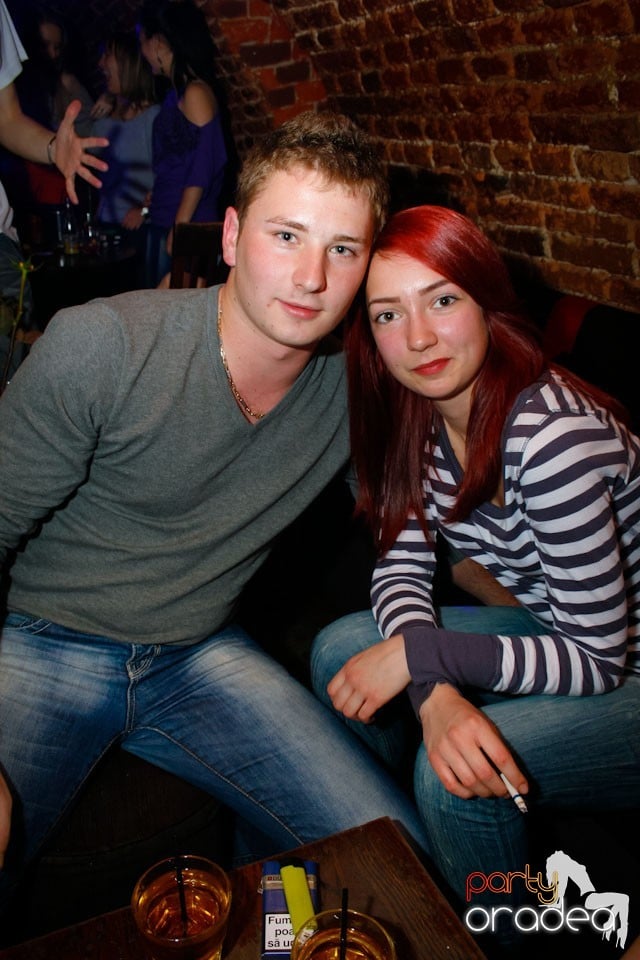 Miercuri seara e party în Club Escape, 