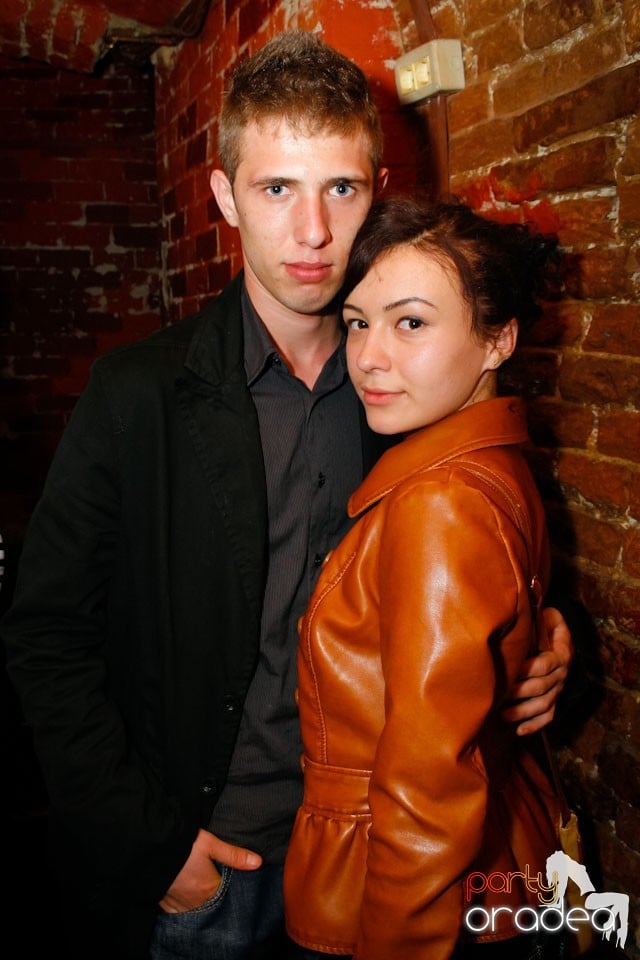 Miercuri seara e party în Club Escape, 