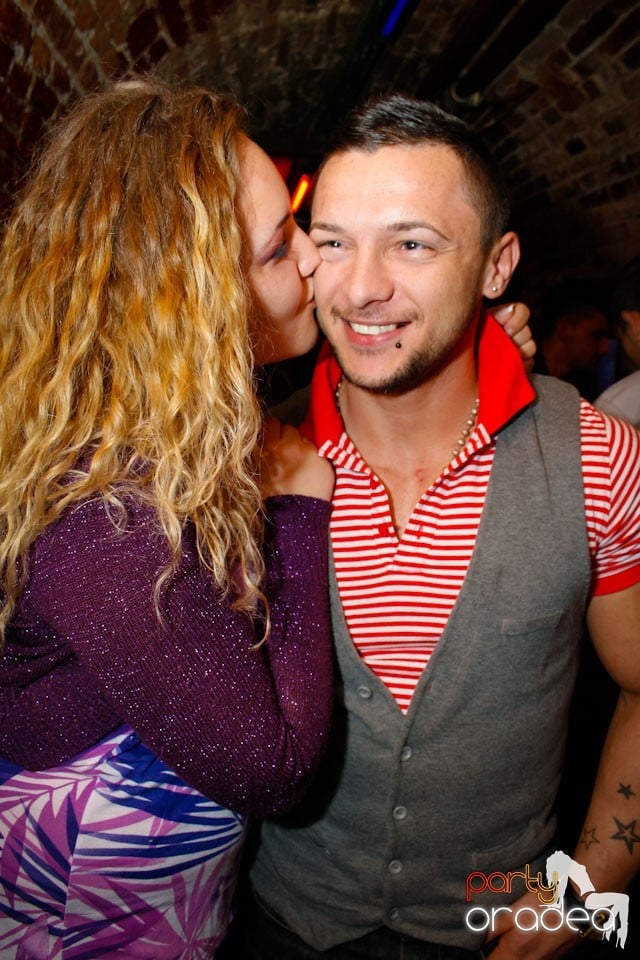 Miercuri seara e party în Club Escape, 