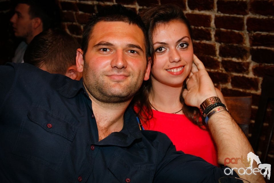 Miercuri seara e party în Club Escape, 