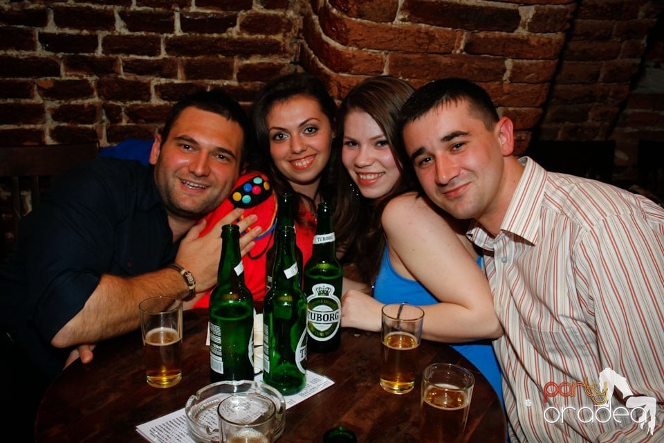 Miercuri seara e party în Club Escape, 