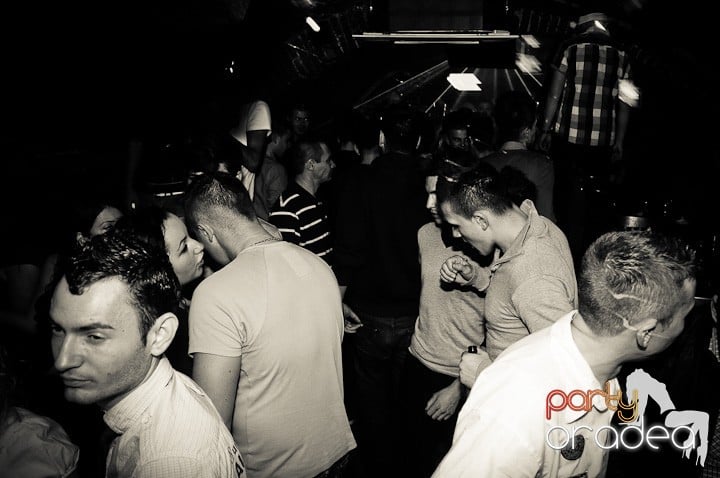 Miercuri seara e party în Escape, 