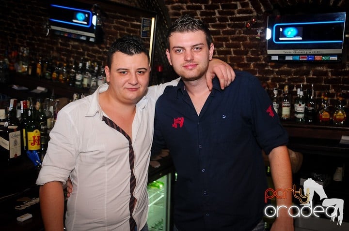 Miercuri seara e party în Escape, 