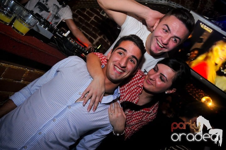 Miercuri seara e party în Escape, 