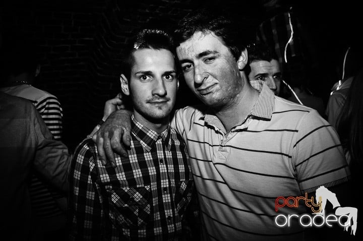 Miercuri seara e party în Escape, 