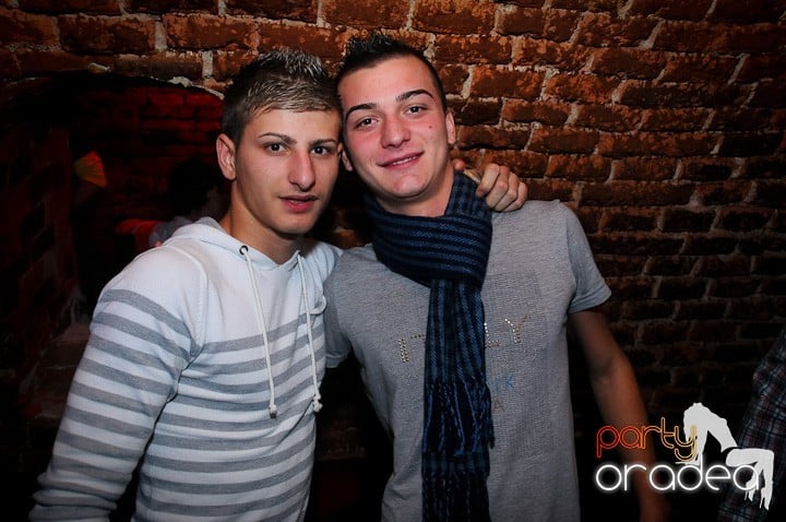 Miercuri seara e party în Escape, 