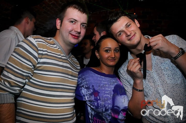 Miercuri seara e party în Escape, 