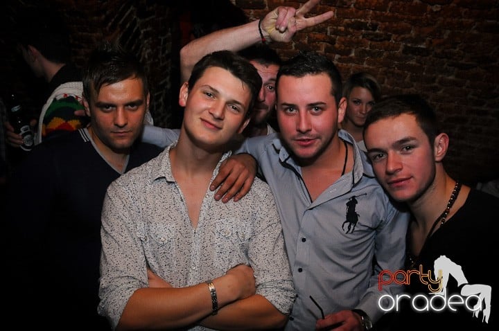 Miercuri seara e party în Escape, 