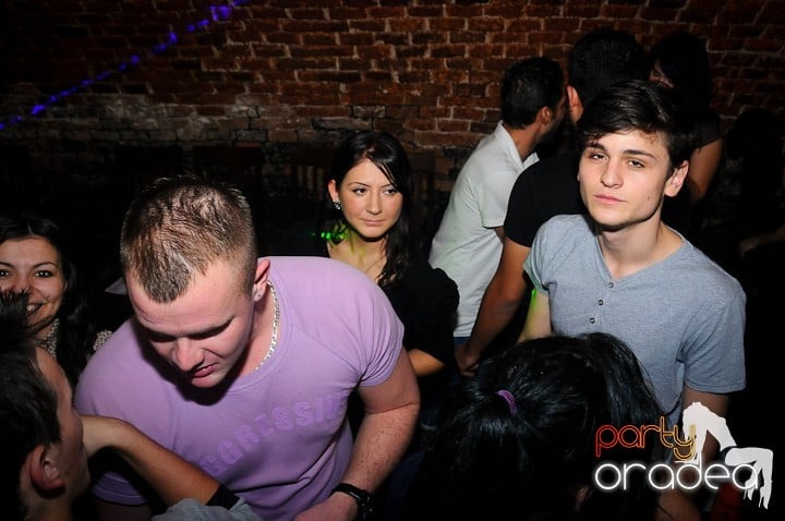 Miercuri seara e party în Escape, 