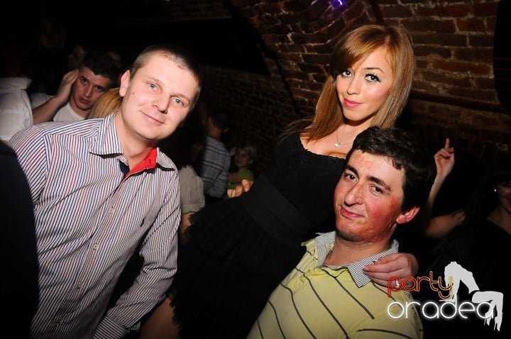 Miercuri seara e party în Escape, 