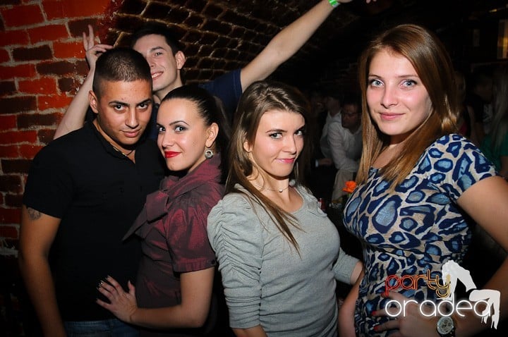 Miercuri seara e party în Escape, 