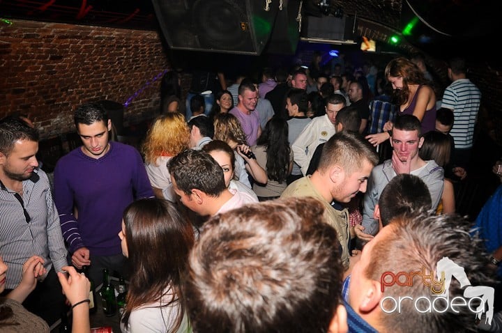 Miercuri seara e party în Escape, 