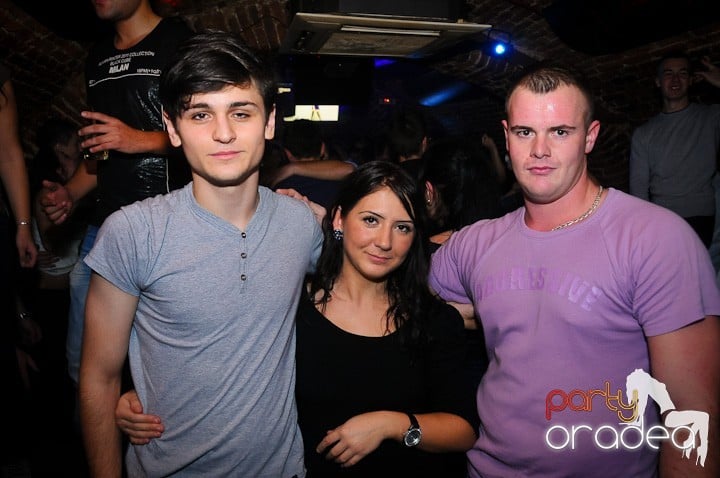 Miercuri seara e party în Escape, 