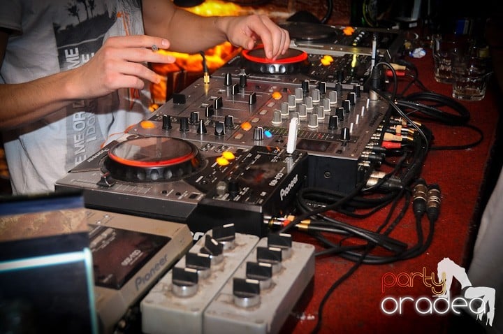 Miercuri seara e party în Escape, 