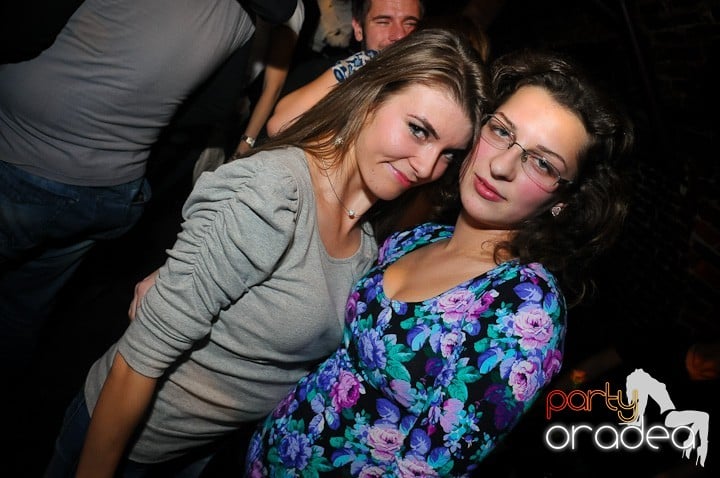 Miercuri seara e party în Escape, 