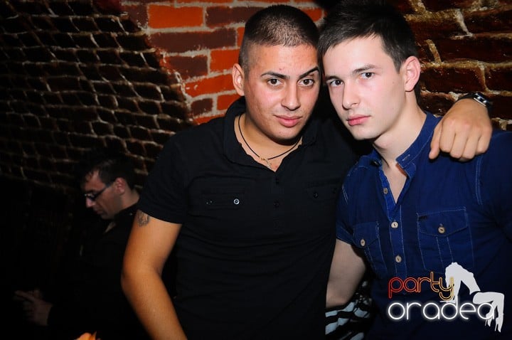 Miercuri seara e party în Escape, 