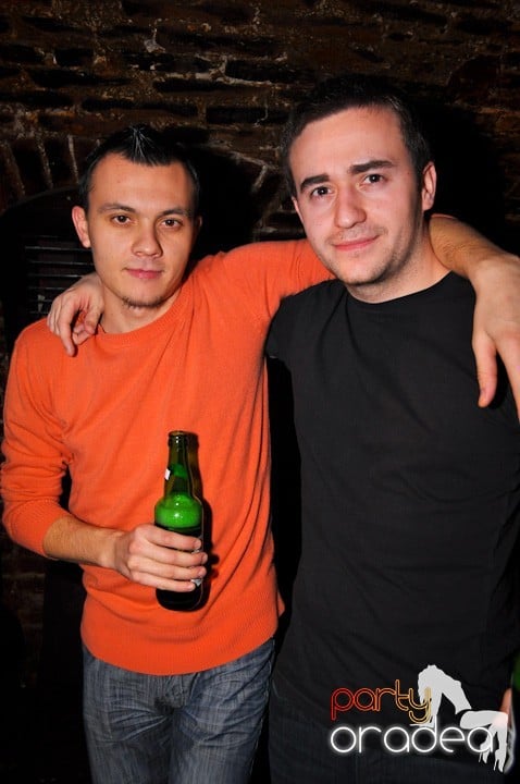 Miercuri seara în Club Escape, 