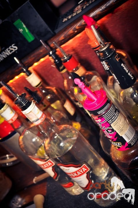 Miercuri seara în Club Escape, 