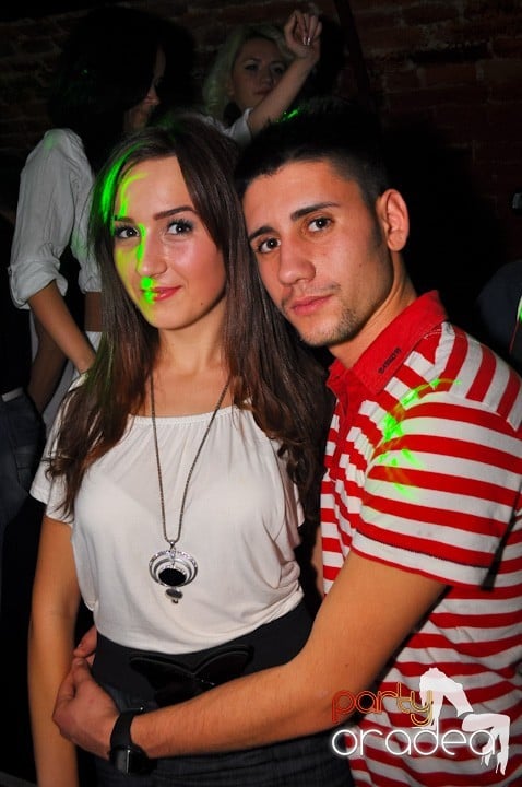 Miercuri seara în Club Escape, 