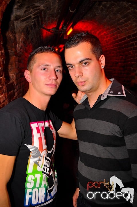 Miercuri seara în Club Escape, 