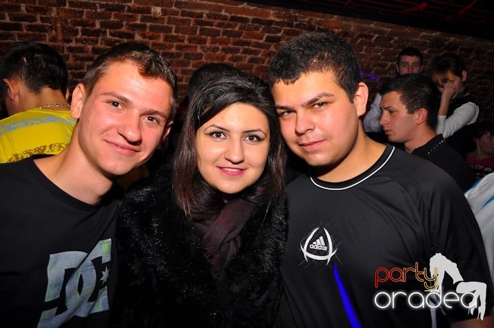 Miercuri seara în Club Escape, 