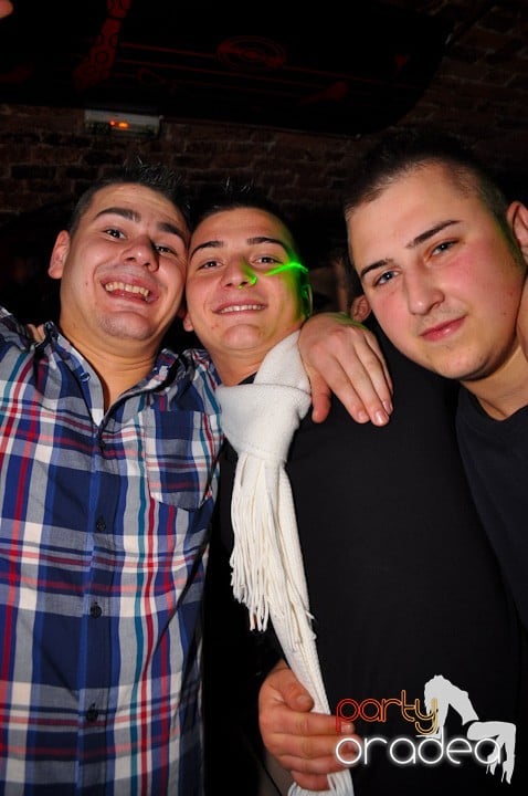 Miercuri seara în Club Escape, 