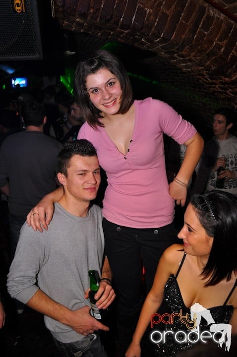 Miercuri seara în Club Escape, 