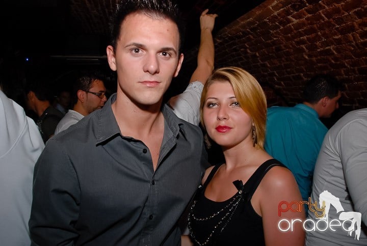 Miercuri seara în Club Escape, 