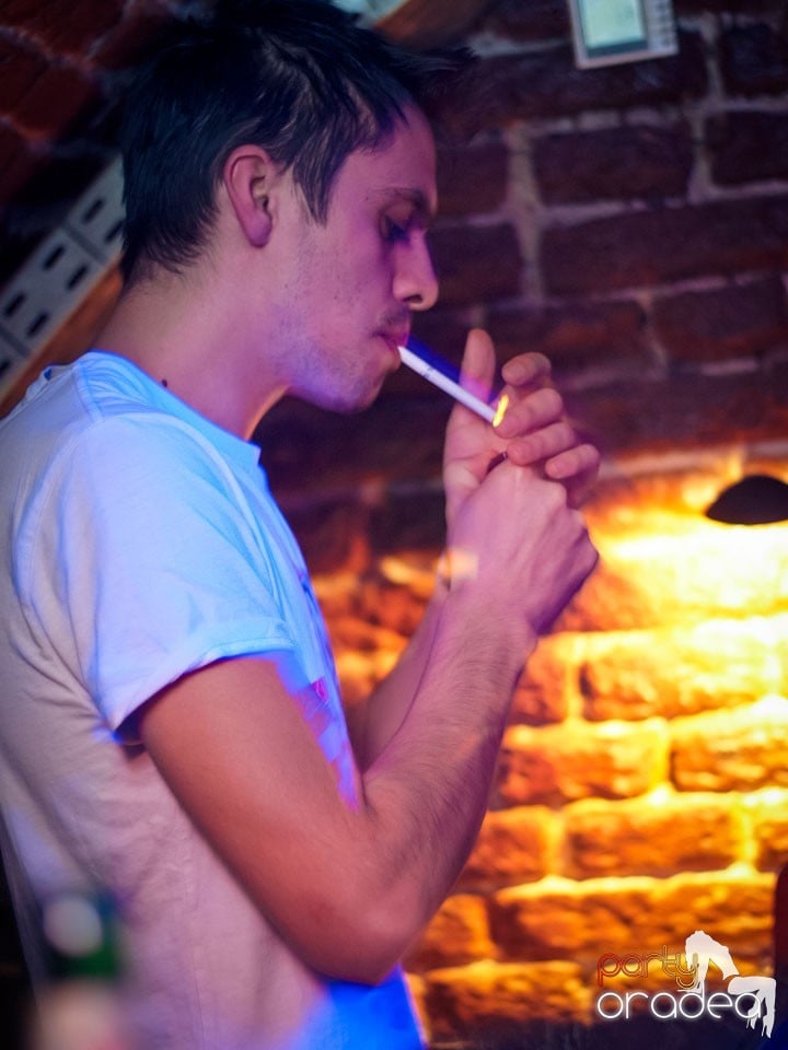 Miercuri seara în Club Escape, 