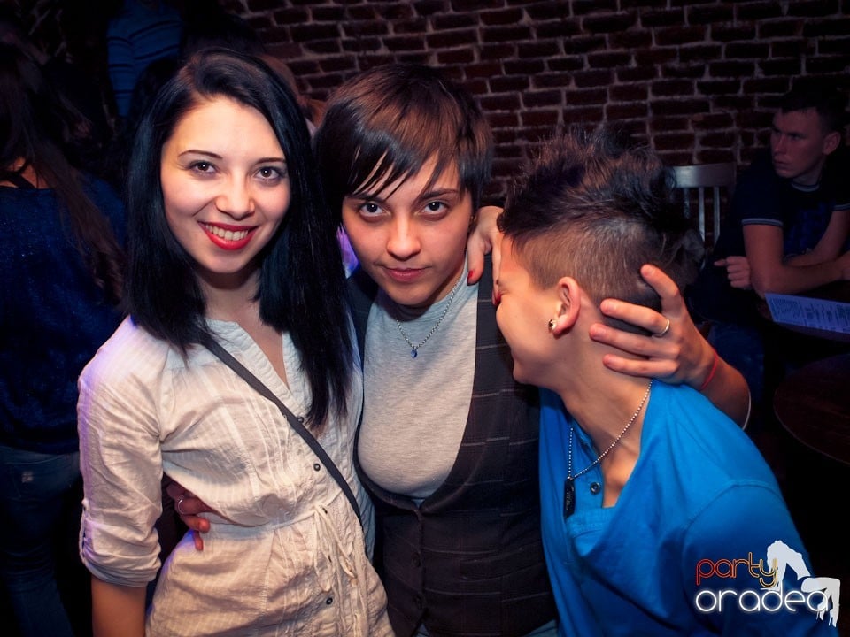 Miercuri seara în Club Escape, 