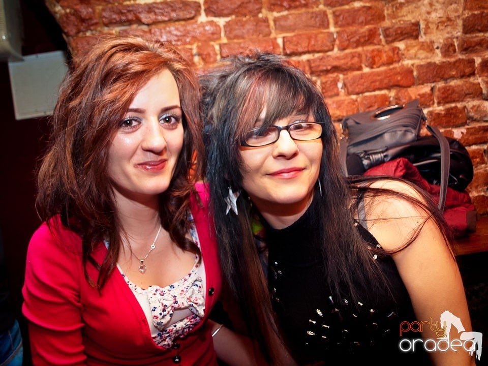 Miercuri seara în Club Escape, 