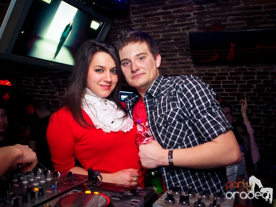 Miercuri seara în Club Escape, 