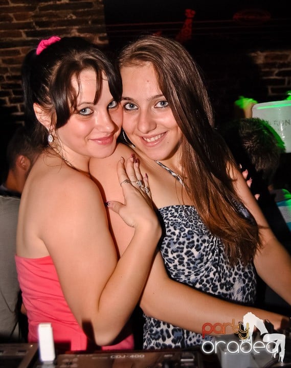 Miercuri seara în Club Escape, 