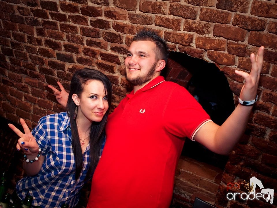 Miercuri seara în Club Escape, 