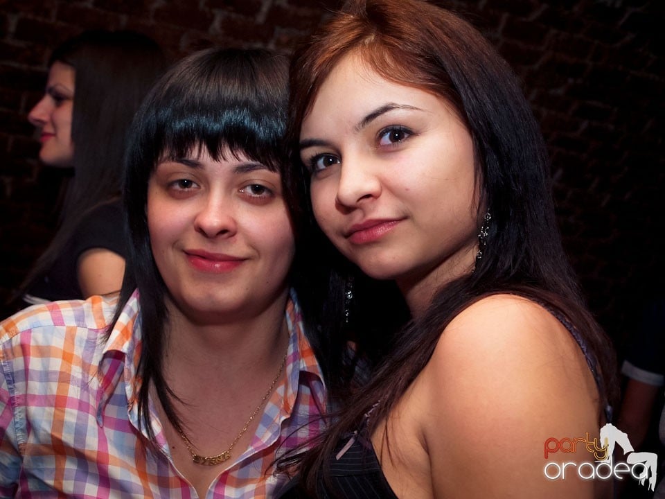 Miercuri seara în Club Escape, 