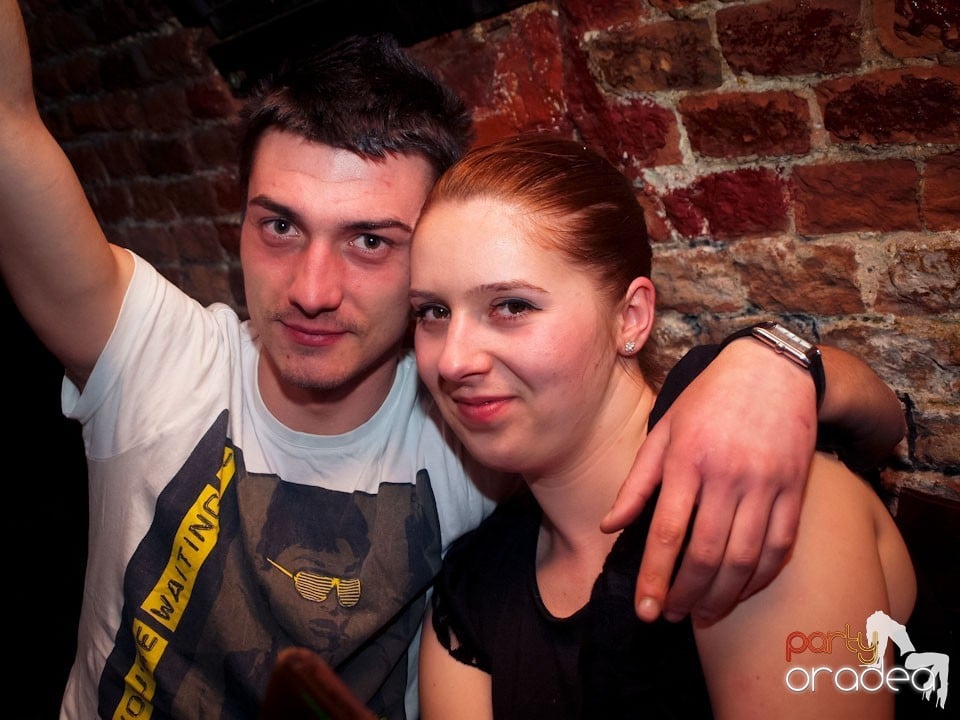 Miercuri seara în Club Escape, 