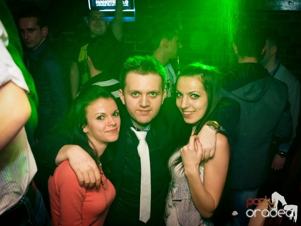 Miercuri seara în Club Escape, 